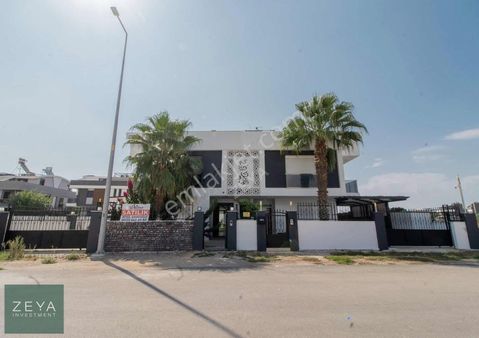 Lara Güzelobada Full Eşyalı Ultra Lüks Satılık Villa