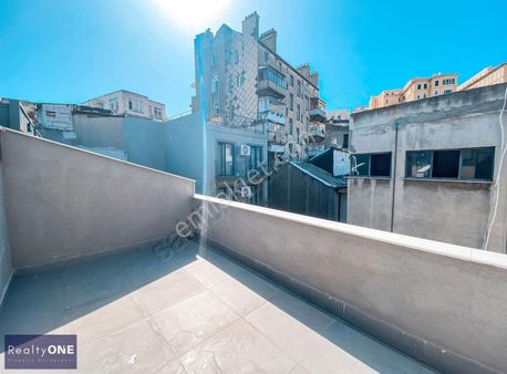 R-one Beyoğlu Yeni Bina Dubleks Teraslı 2+1 Satılık Daire-eng