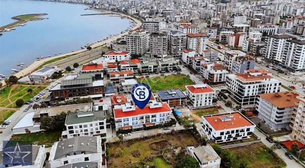 İşyerine Uygun..yat Limanı Marinada Satılık 1+1 Eşyalı Daire