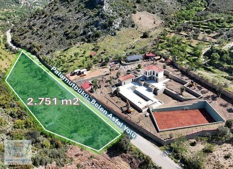 Marinden Asfalt Yol Cepheli Yerleşim Yanı 2.571 M2 Arazi