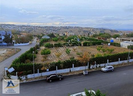 Büyükçekmece Tepecik'te 3.878 M² Alanlı Satılık Okul İmarlı Arsa
