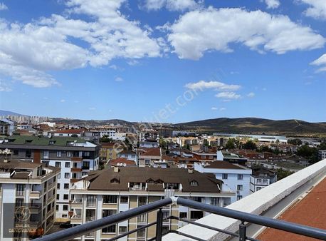 Tuzla İstasyonda Deniz Manzaralı Teraslı 3+1 Satılık Dubleks