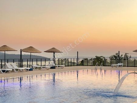 Didim Akbükte Havuzlu Ultra Lüks Sitede 1+1 Daire İlk Gelennalır