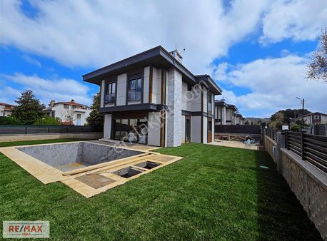 Remax Anka'dan Şile Çavuş Mah. 3+1 Müstakil Sıfır Satılık Villa