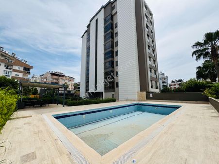 Denize Yakın, Kapalı Otoparklı, Yerden Isıtmalı Ara Kat 4+1 Lüks Daire