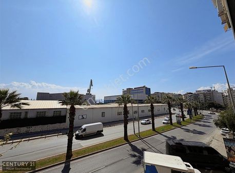 Karşıyaka Alaybey Yalısı Tersane Karşısı Çift Cephe Satılık 2+1