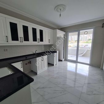 Satlık Cadde Üzeri Radya Temel Deprem Sonrası Yapım 4+1 Daire