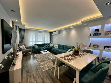 Buca Cumhuriyet Mah Özel Tadilatlı Kısmi Eşyalı Boş Satılık 3+1 Daire