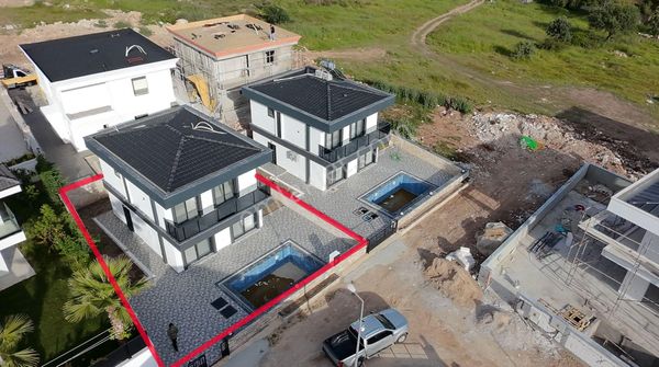 Didim Altınkumda Denize 400metre Tam Müstakil 4+1 Havuzlu Villa