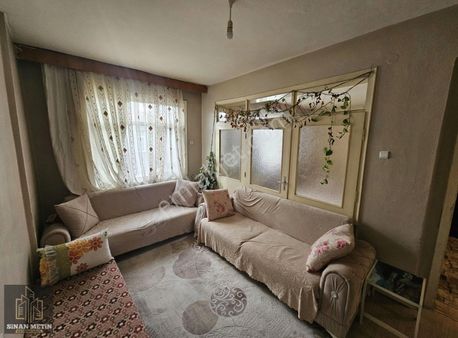 İstanbul Caddesi İsmet Paşa Okulu Işıklrında Kelepir Daire