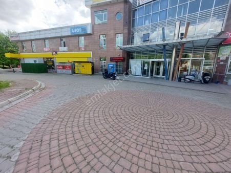 Eryaman Da Çarşı İçerisinde 6 M2 Avm Girişi Dükkan