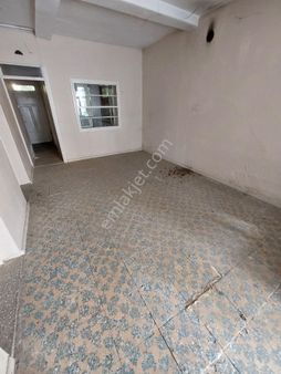 Şirinevler De 268 Metrekare Arsa İçinde 2 Katlımüstakil Ev