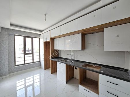 Dumlupınar Mahallesinde Barış Caddesi Yakını 2+1 Satılık Geniş Lüx Sıfır Daireler