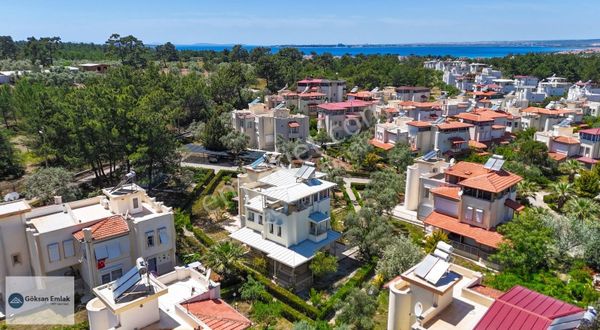 Milas Bozbük`te Havuzlu Sitede Eşyalı, Geniş Bahçeli Yazlık