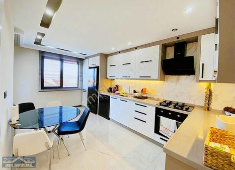 Kuş Pınar Mah. Sıfır Geniş Oturumlu Ebeveyn Banyolu 2+1 Daire