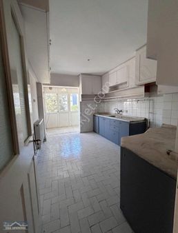 Ulus Cad. 155 M2 Cepheleri Açık Ara Kat 3+1 Daire