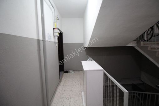 Aksaray Şamlı Mahallesi 40 Metrelik Yol Üzeri Arakat Satılık 3+1 Daire