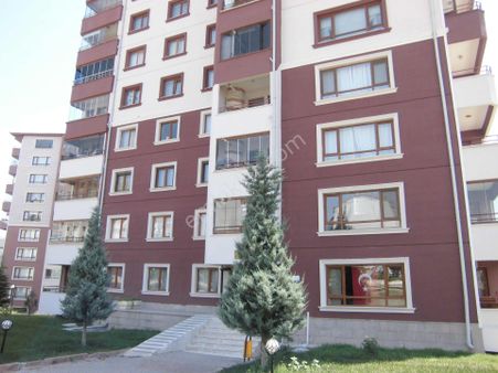 Rıza Acar'dan Yerküre Sit. 3+1 Ara Kat Güney Ve Batı Cephe
