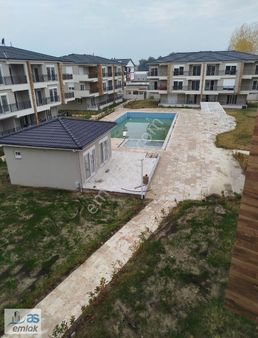 Evrenseki De Denize 3km Site İçerisinde Havuzlu 1+1 Daire
