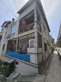 Balçovada 4 Kata İmarlı Komple Satılık 3 Katlı Bina