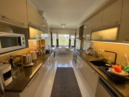 Ataköy 9-10 Kısım'da Özel Tadilatlı 113m2 2+1 Satılık Daire