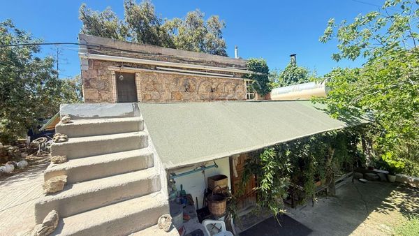 Turgutreis'de İçinde Taş Ev Ve Mandalina Bahçesi Bulunan Tarla