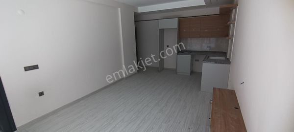 Kuşadası Merkezde 2+1 Asansörlü Sahile 5 Dk Yürüme Mesafesinde Satılık Daire