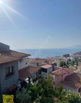 Turpa'dan Kuşadası Merkezde Satılık Villa
