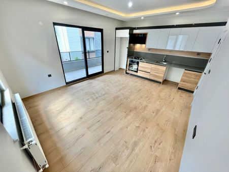 Gümüş'den Akçayda Geniş Balkonlu Asansörlü Sıfır 1+1 Daire