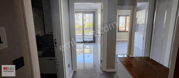 Rw Nefes' Ten Cumhuriyet Mahallesinde Kapalı Mutfak 2+1 Daire