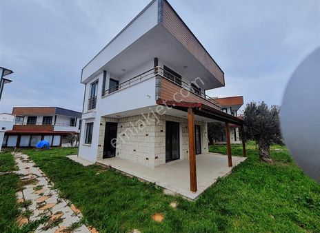 Rw Nefes' Ten Karaağaç' Ta Deniz Manzaralı Müstakil 3+1 Villa