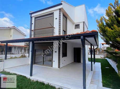 Rw Nefes'ten Altınova'da İyi Konumlu 2+1 Müstakil Villa