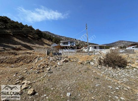 Pozantı Selçuk Emlak'tan Bozkırlı'da Temeli Açık Satılık Arsa