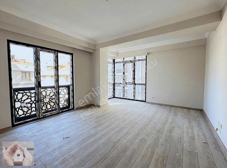 Esen Emlak Aracılığıyla***site İçi-otoparklı-güvenlik-arakat 3+1