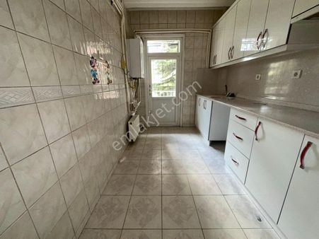 Turyaptan Yakacık Mah 1.kat G.b Ön Cephe 1 Oda Bağımlı 100 M2