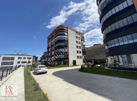 Trabzonda Yalıncak Lotus Konaklarında Satılık 4+1 Yerden Isıtma