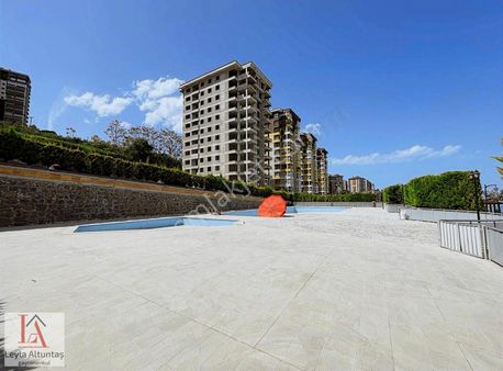 Trabzon Yalıncak Altınşehirde Deniz Manzaralı Satılık 4+1