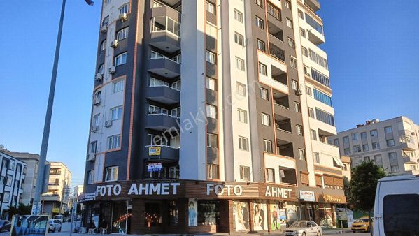 Buca Yenigün 3+1 Cadde Üzeri