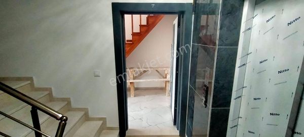 Sancaktepe Satılık 5+2 210m² Üstdubleks Yüksek Tavan Çift Mutfak Çift Banyo Sıfır Daire Asansörlü