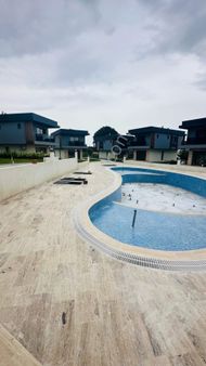 Kusadası Guzelcamlıda 4+1 Tam Müstakil Villa Satılık