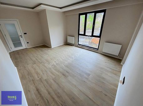 Rookz Doruk'dan Sultanbeyli'de Site İçi Geniş Kullanımlı Daire!!