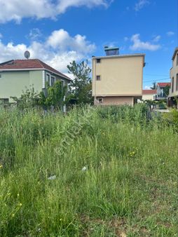 Ata Gayrimenkul,den Sahil Ve Marketlere Yakın 125m2 Villa İmarlı Arsa