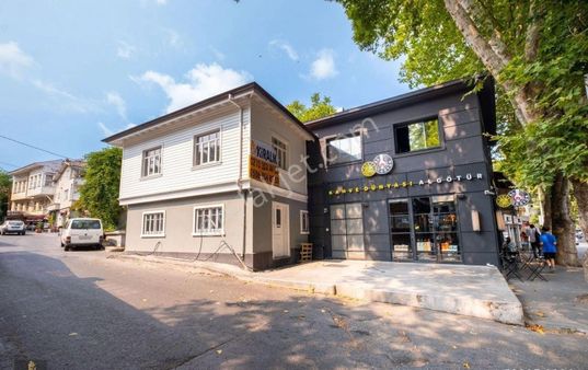 Yeniköy'de Cadde Üzeri Bahçeli Satılık Ofis