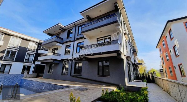 Havuzlu Sitede 30 M2 Müstakil Bahçeli 2+1 Nefis Daire