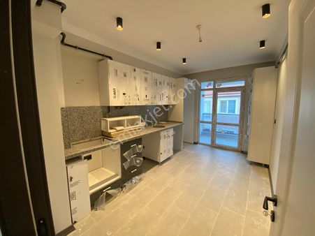 Elmastan Satılık !bu Fiyata Bu Konumda Başka Yok! Ertaş Tramvay Dibi 3+1 Daire