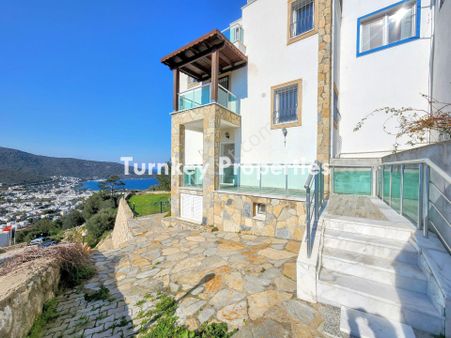 Torba'da Satılık Bahçeli Villa