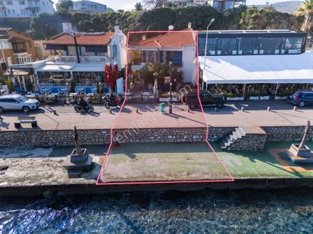 Urla İskelede Denize Sıfır 307 M2 Arsa İçinde Konut Veya Ticari