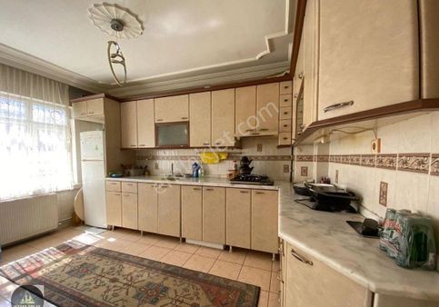 Marka Emlaktan Yenidogan Mahallesinde Ara Katta Satılık Daire