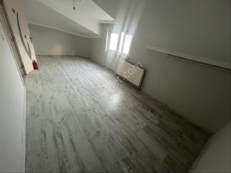 Arnavutköy Anadolu Mah 2+1 Asansörlü 100 Metre Çatıkat Daire