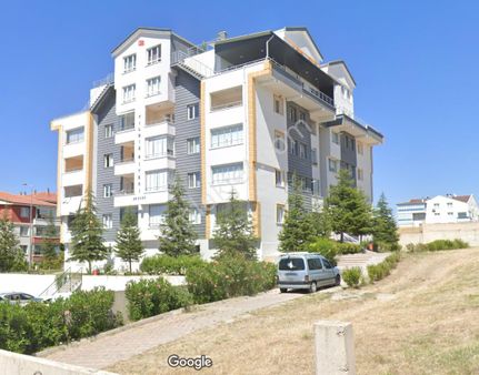 Ayyıldız Mahallesi Ara Kat Üç Balkonlu Asansörlü Geniş 3+1 Satılık Daire